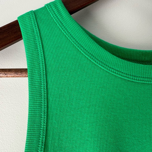 A new day large tank - Picture 3 of 3